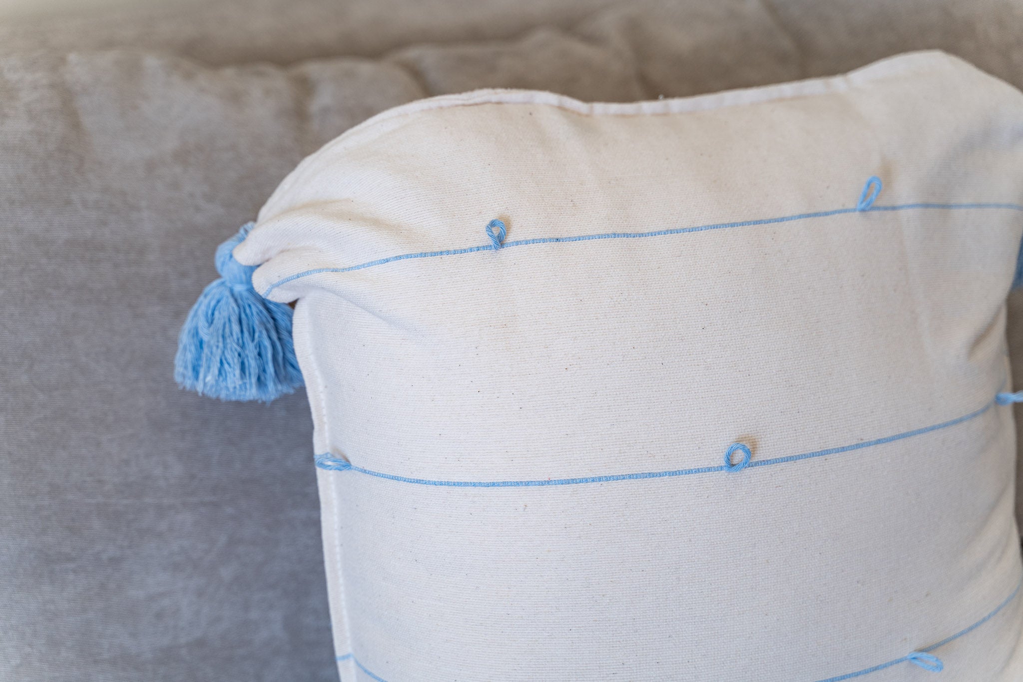 Cream with Sky Blue Globos Throw Pillow