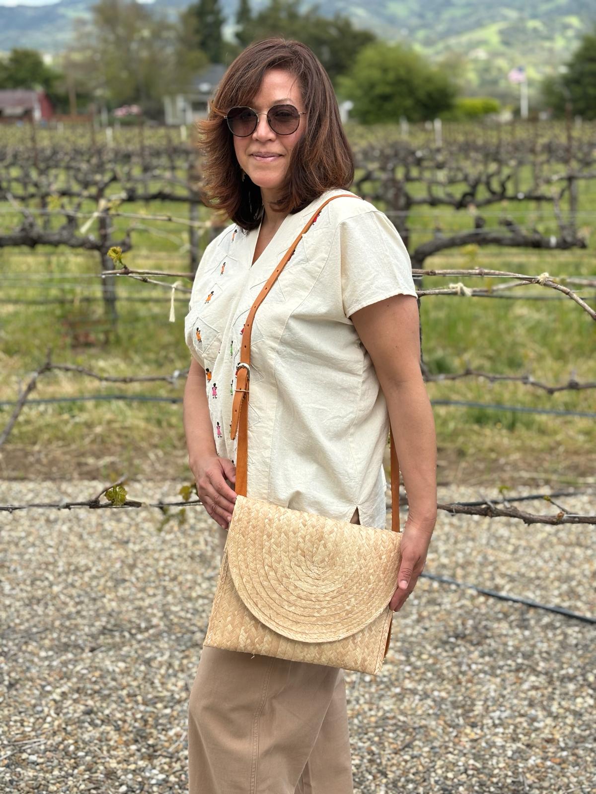 Vichi Palm Purse with Long Shoulder Strap (Removable)